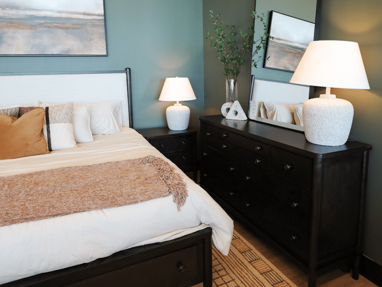 RVF_Ashley_53_Bedroom Dresser_1200 X 900_111025