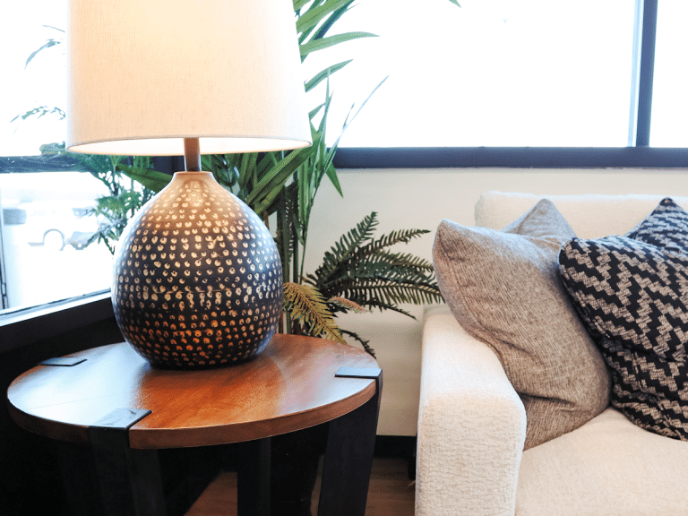 RVF_Ashley_55_Lamp_1200 X 900_111025