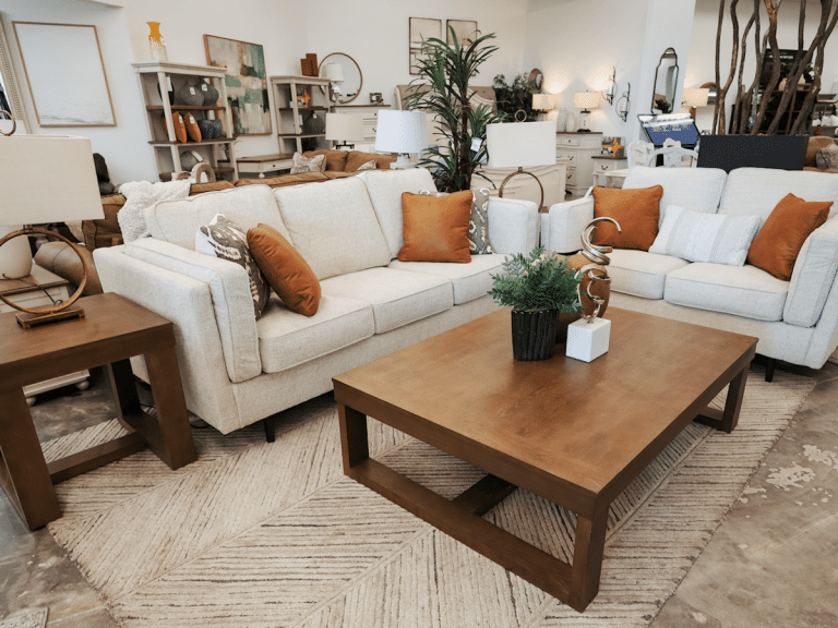 RVF_Ashley_56_Living_1200 X 900_111025 (1)