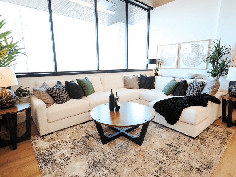 RVF_Ashley_69_Living_1200 X 900_111025 (1)