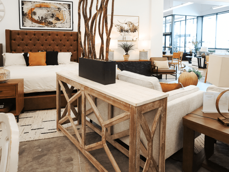 RVF_Ashley_72_Showroom_1200 X 900_111025 (1)